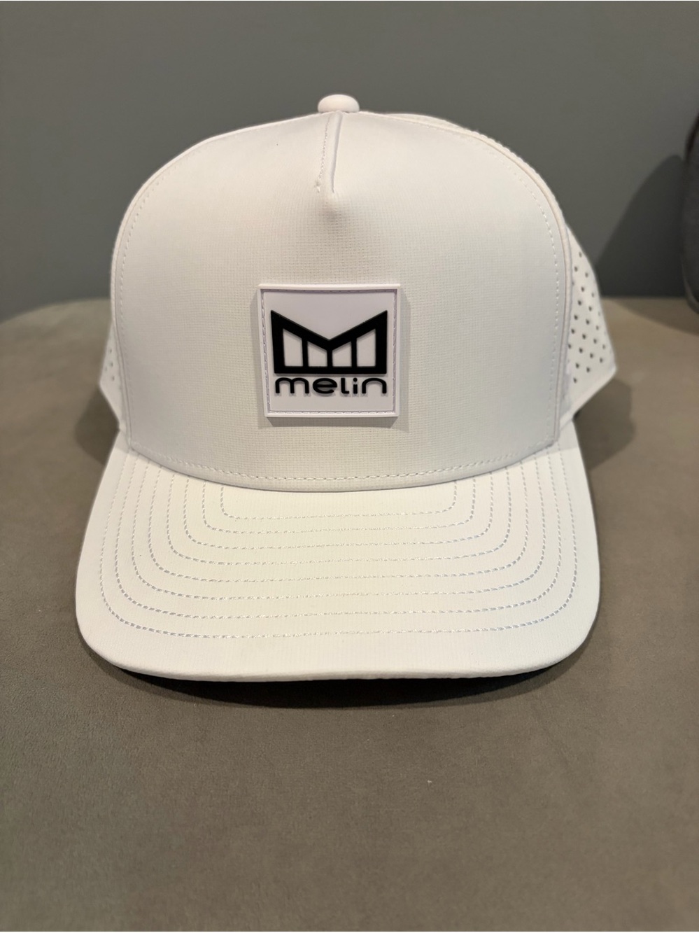 MELIN Cap in White New With Tags